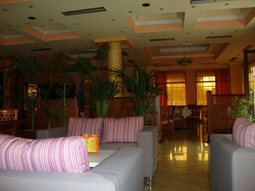 Hotel Colombo Ельбасан Екстер'єр фото